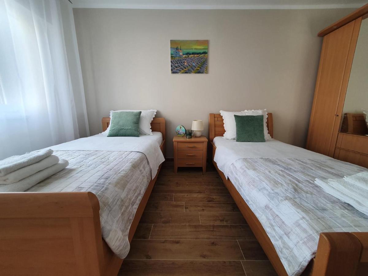 Apartments Marija Трогир Екстериор снимка