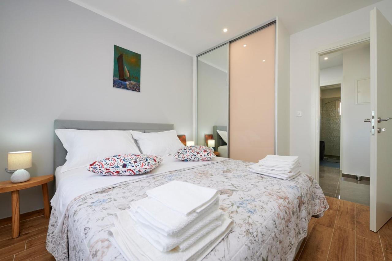 Apartments Marija Трогир Екстериор снимка