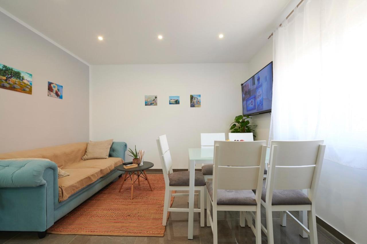 Apartments Marija Трогир Екстериор снимка